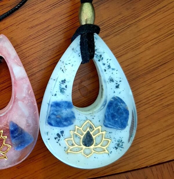 Colar Gota Jóia Flor de Lótus Branca