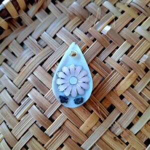 Colar Gota Mini Branca com Margarida Rosa