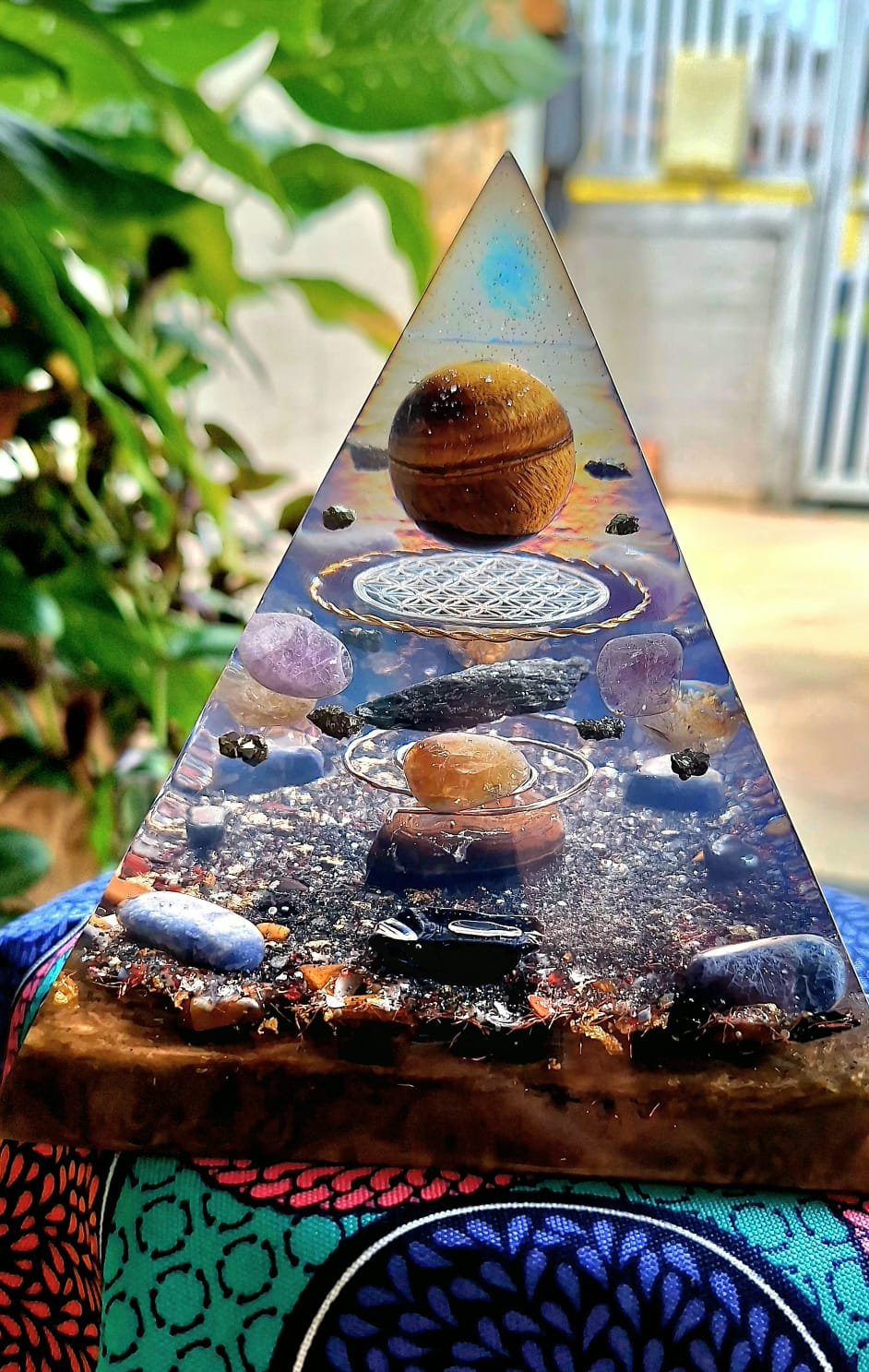 Pirâmide de Orgonite Vigilante/Proteção